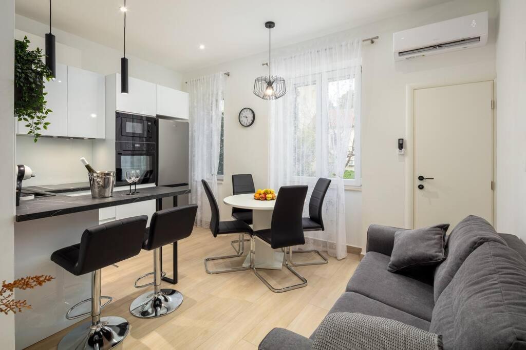 Apartman Drago 4* - 2 Minutes From The Town Centre Split Exteriör bild