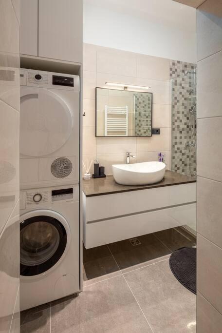 Apartman Drago 4* - 2 Minutes From The Town Centre Split Exteriör bild